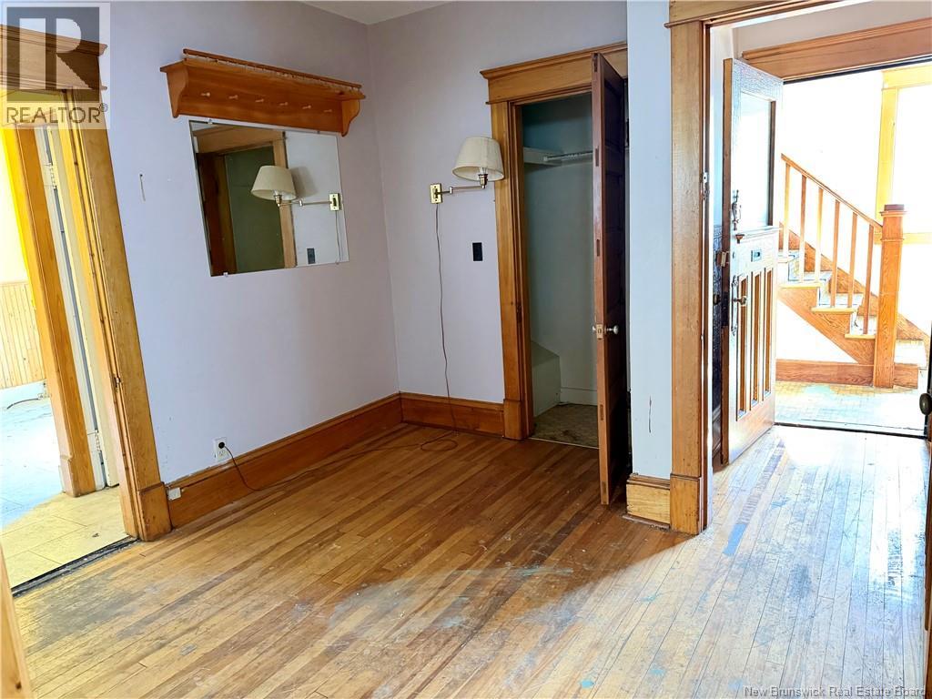 483 Demonts Street - Image 2
