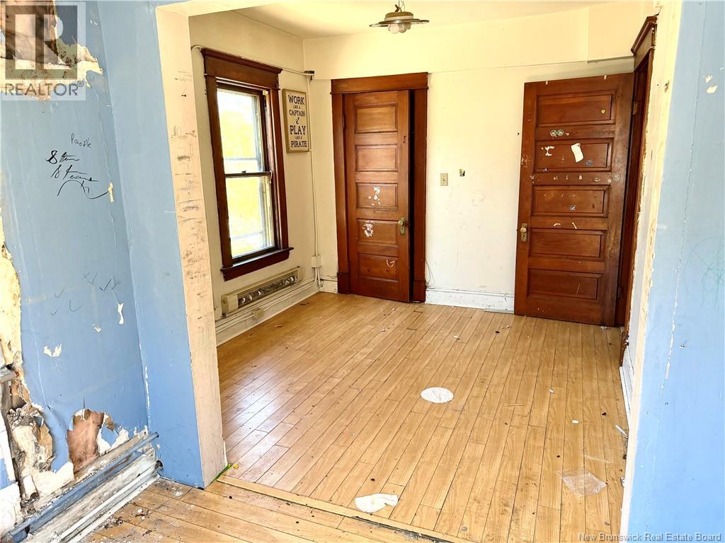 483 Demonts Street - Image 25