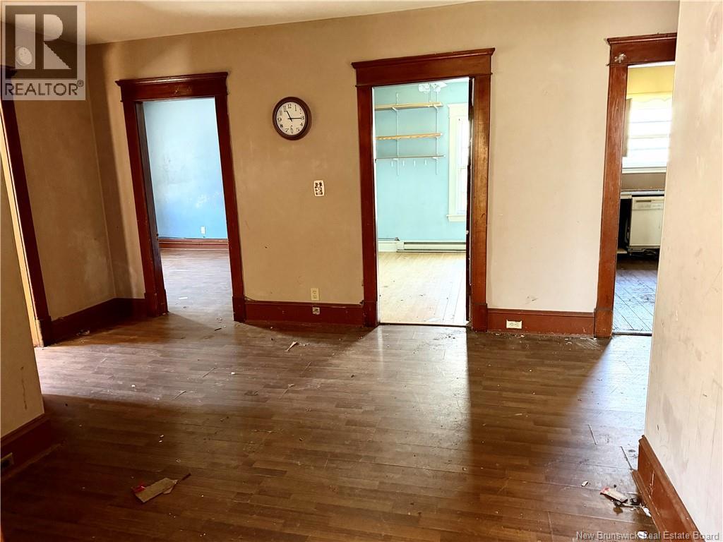 483 Demonts Street - Image 27