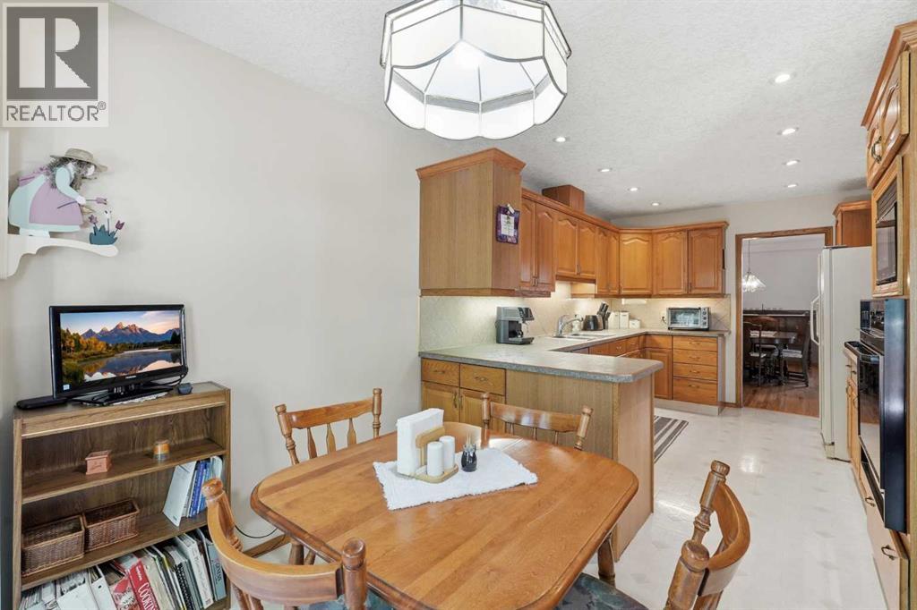 22A Woodmeadow Close SW — photo 7