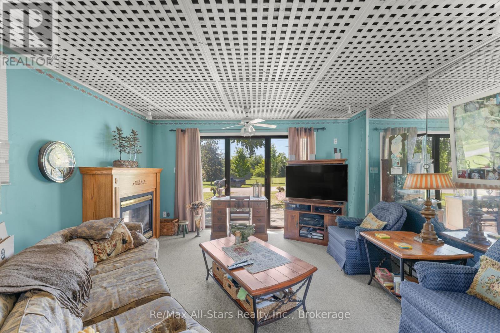 19 JANET DRIVE - 22