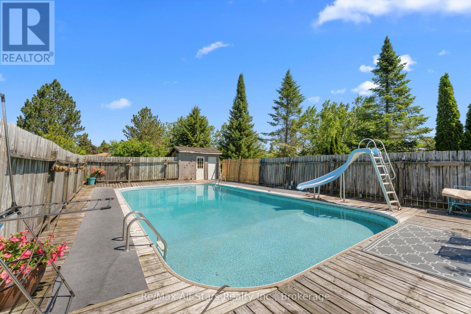 19 JANET DRIVE - 26