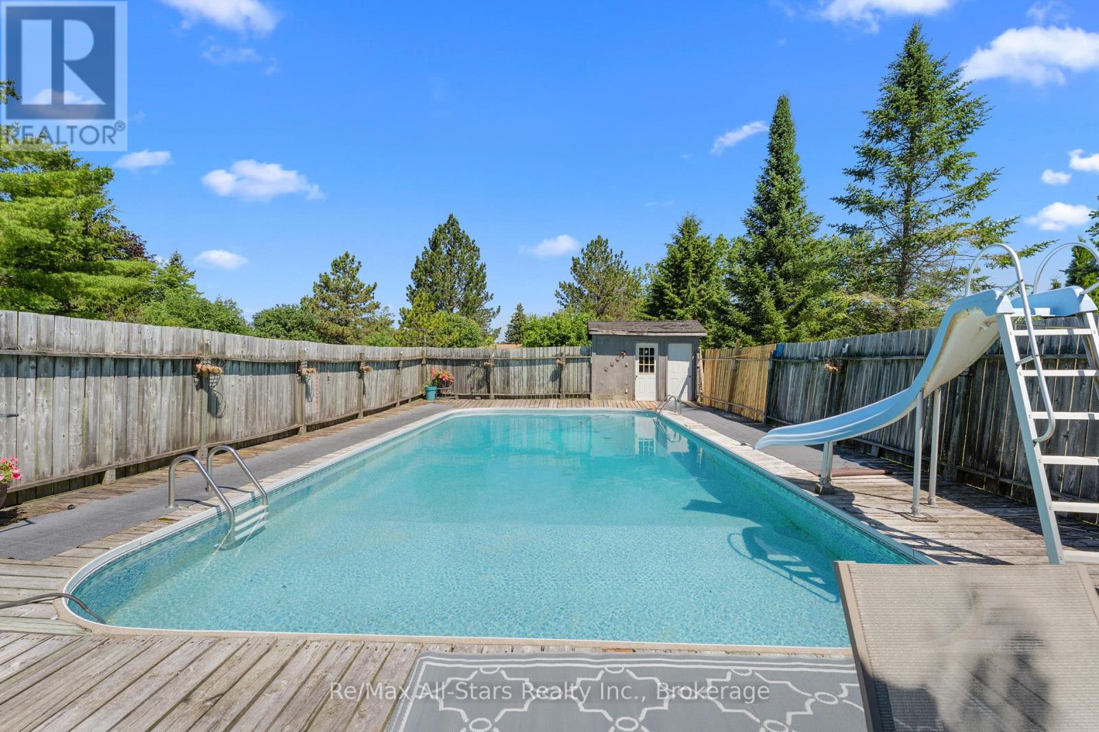 19 JANET DRIVE - 27