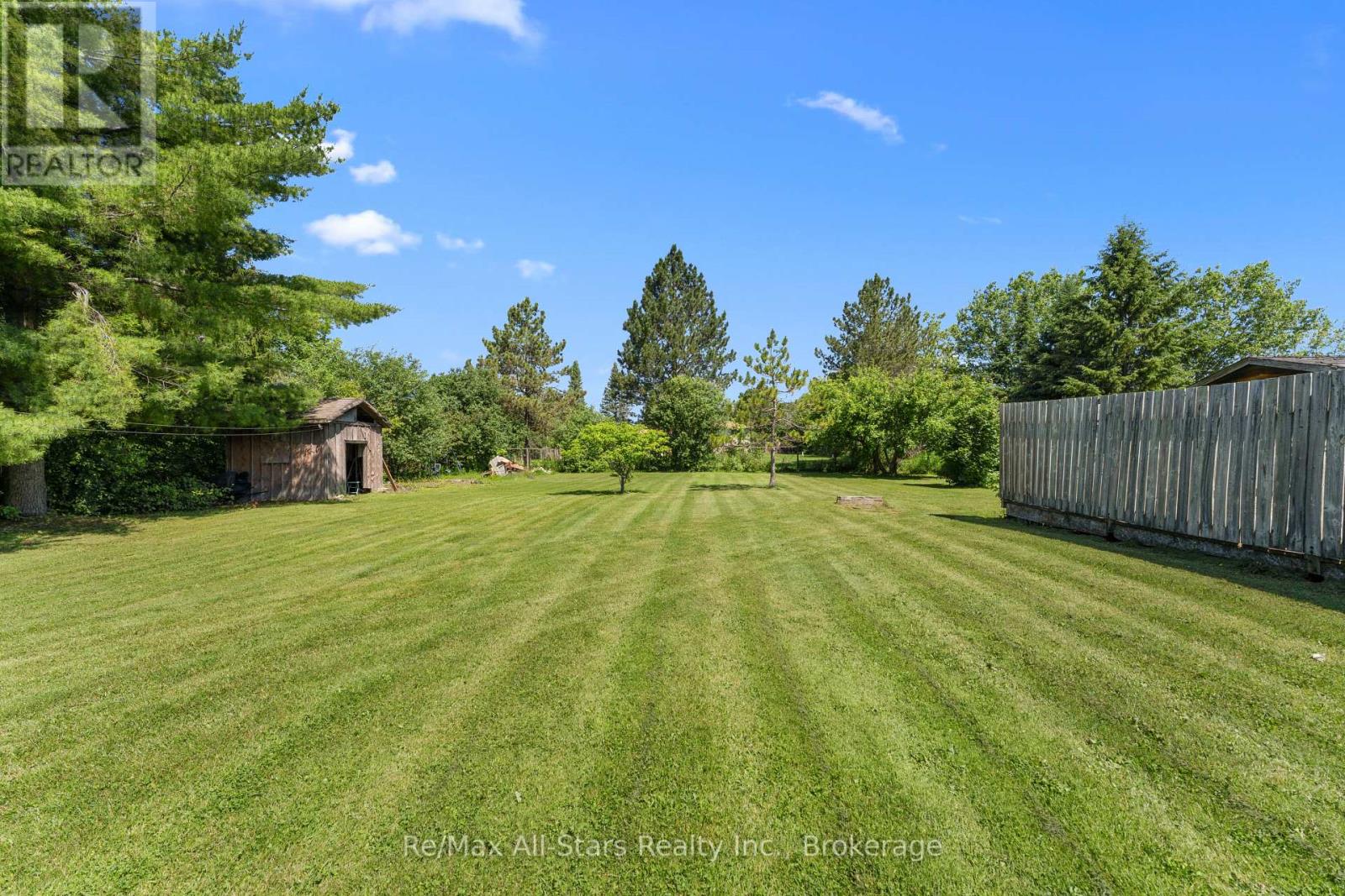 19 JANET DRIVE - 29