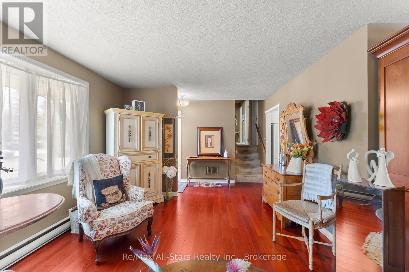 19 JANET DRIVE - 7