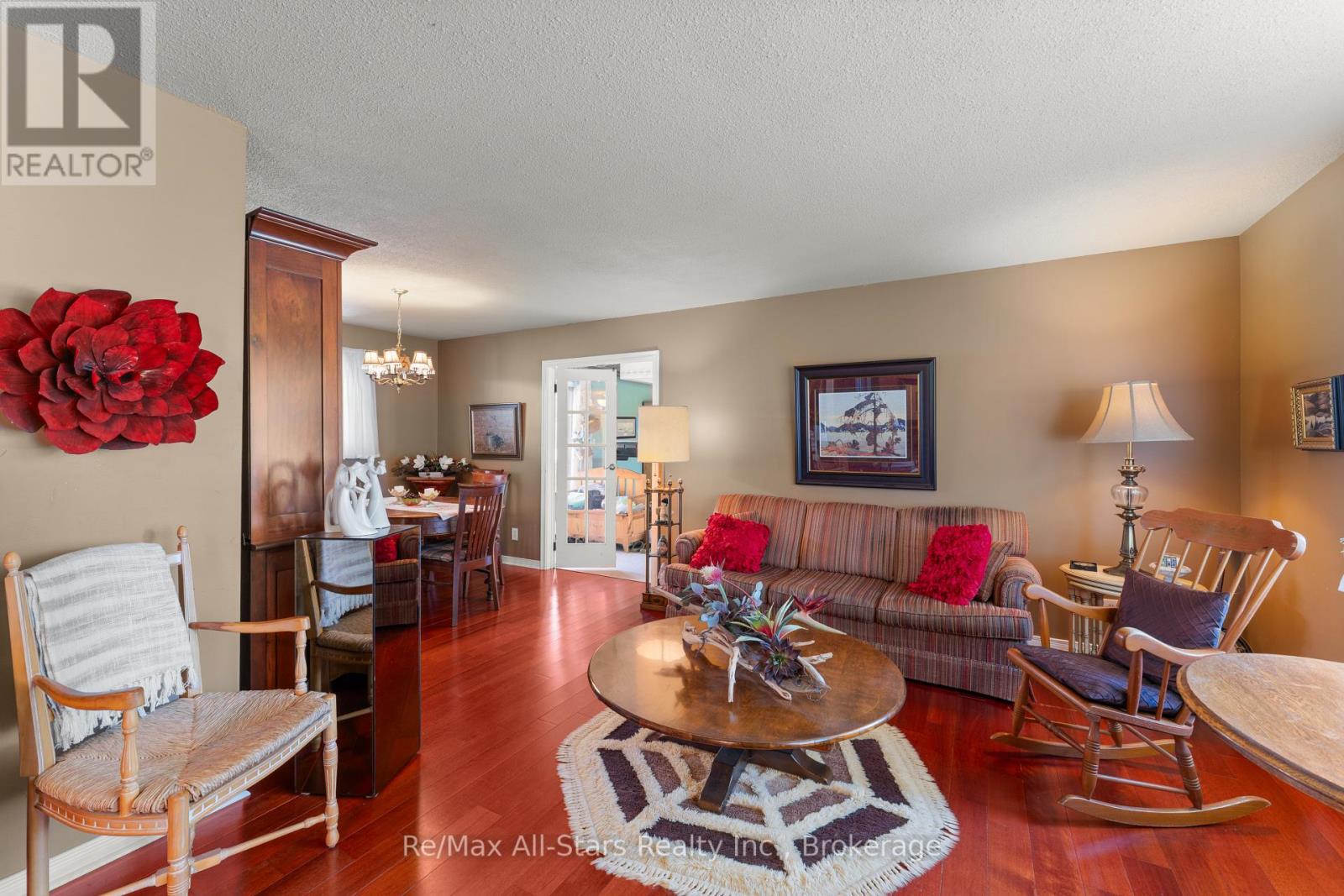 19 JANET DRIVE - 8