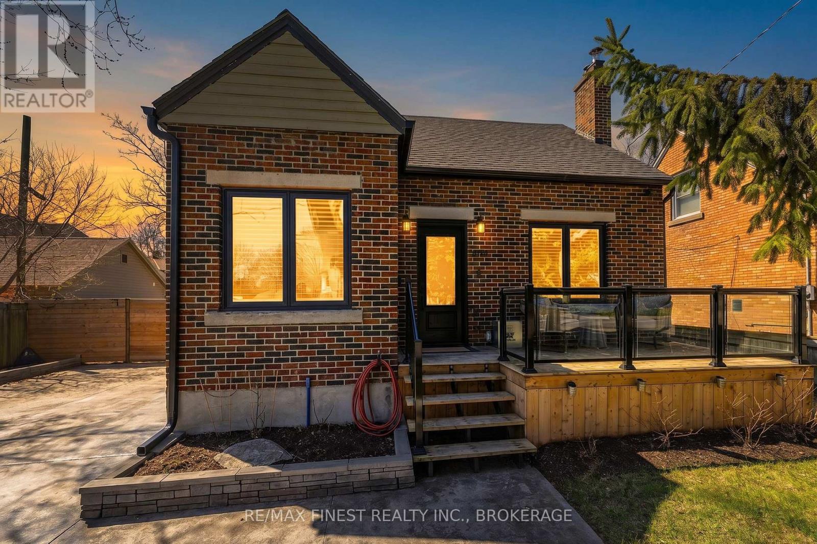 258 COLLEGE STREET - 1