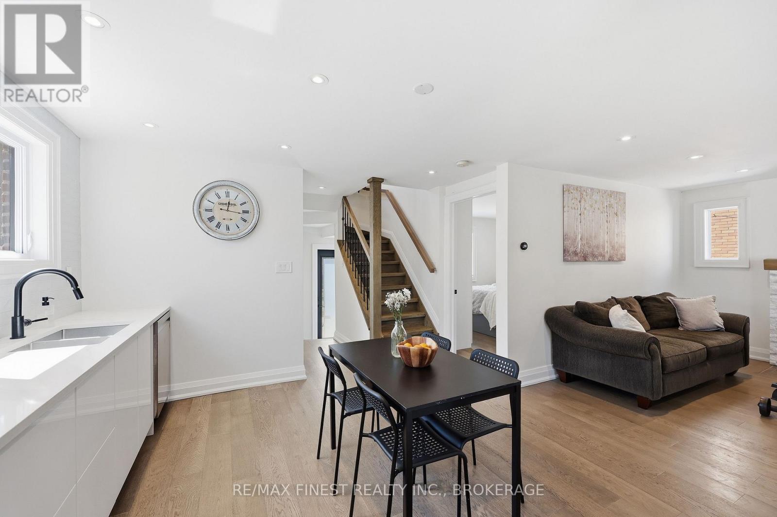 258 COLLEGE STREET - 12