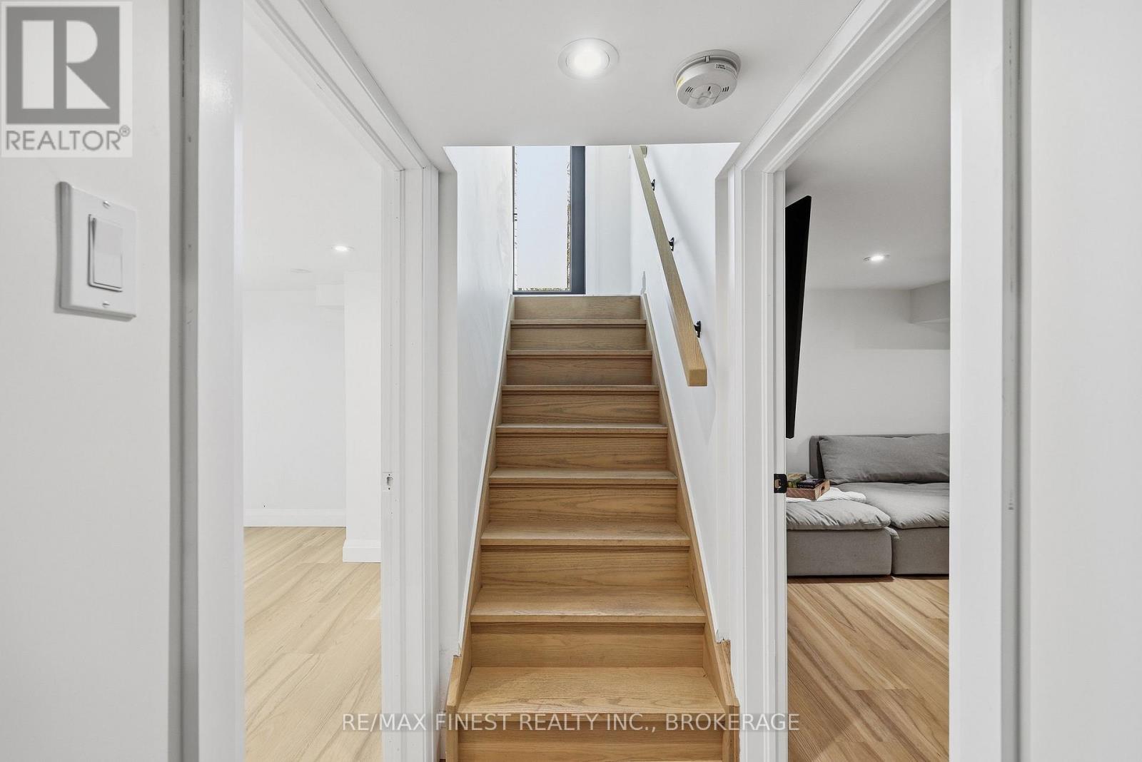 258 COLLEGE STREET - 30