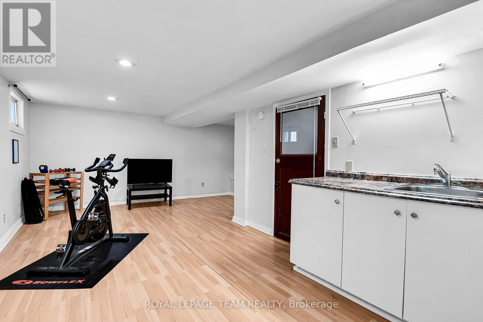 40 GROSVENOR AVENUE - 27