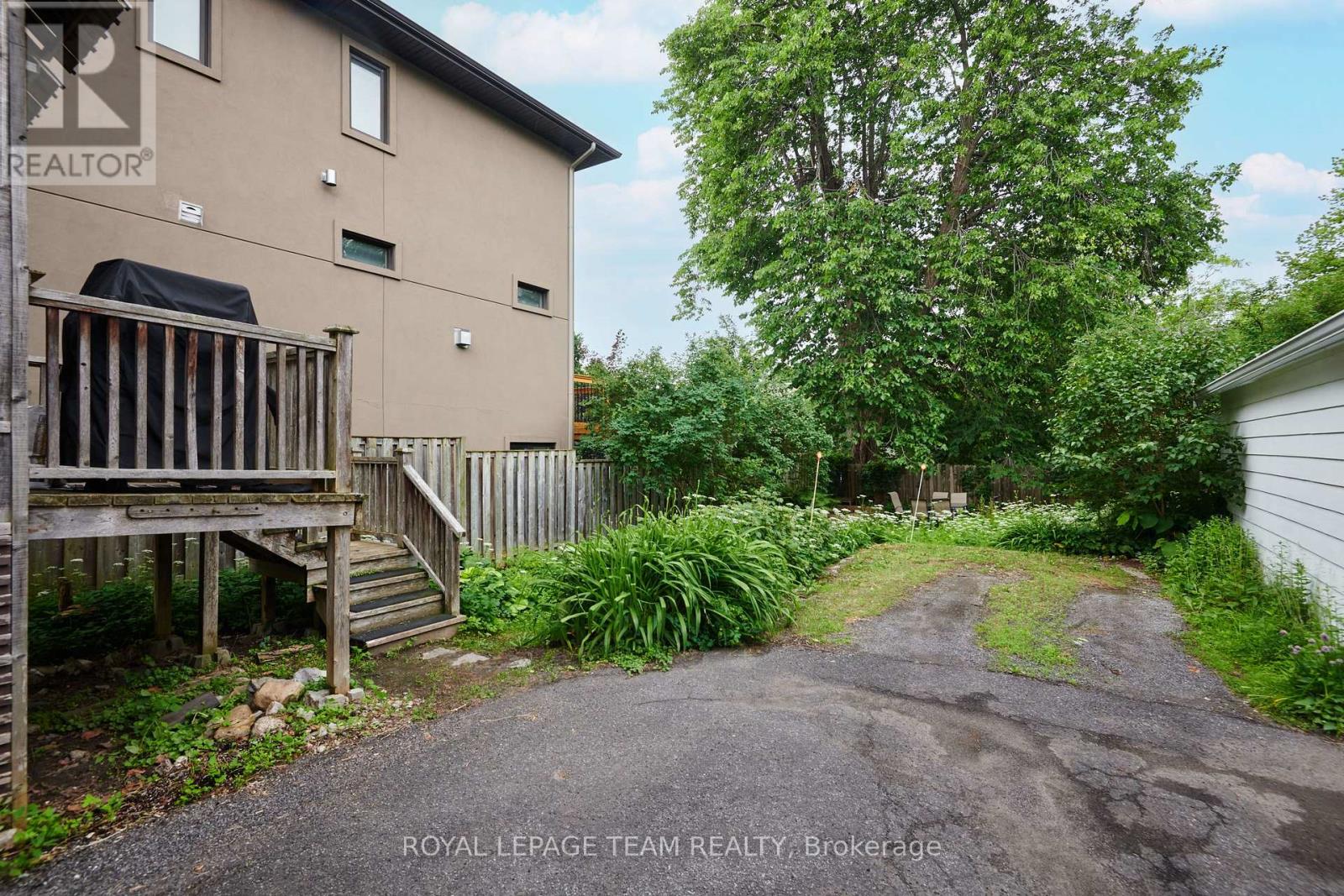 40 GROSVENOR AVENUE - 32