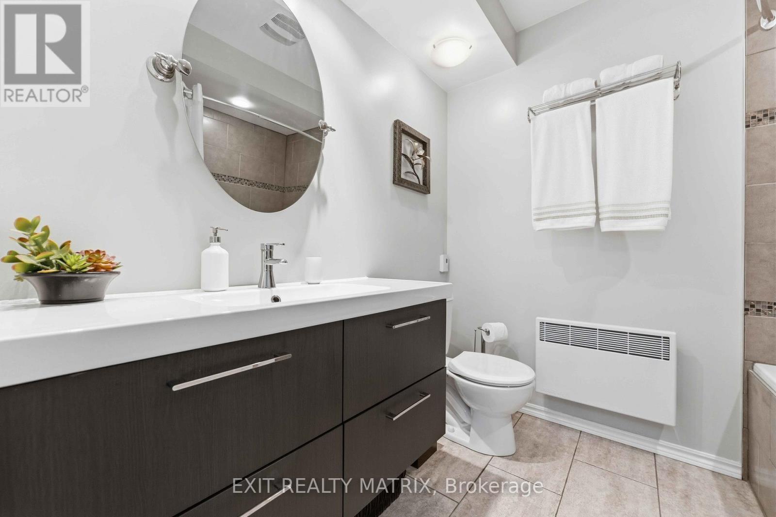 3 Bed, 3 Bath House for Sale in Ottawa – 6582 RICHER DRIVE, Ottawa – MLS# X13482918 - Image 26