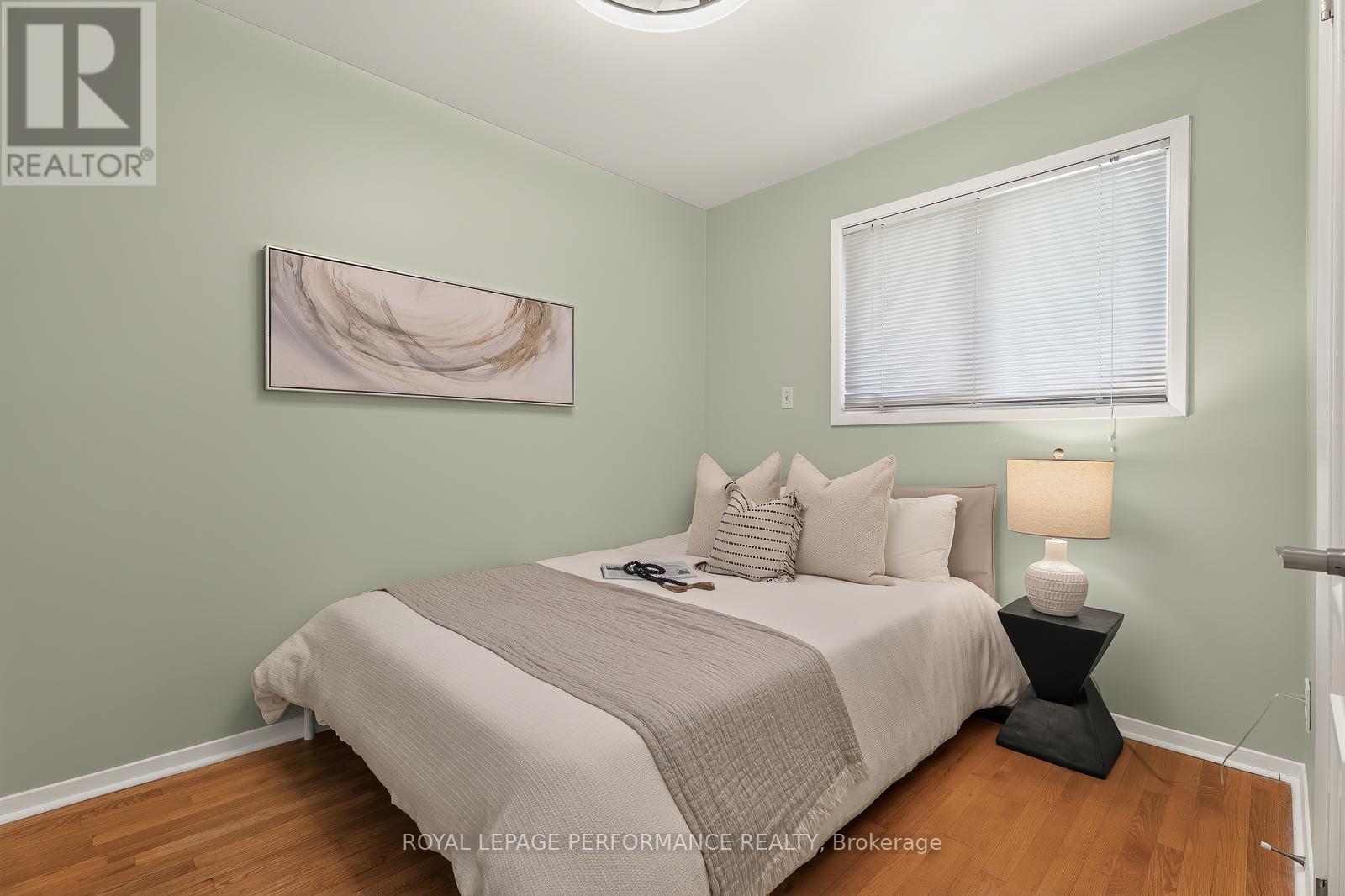3 Bed, 2 Bath House for Sale in Ottawa – 898 CHARLESWOOD AVENUE, Ottawa – MLS# X13482922 - Image 16