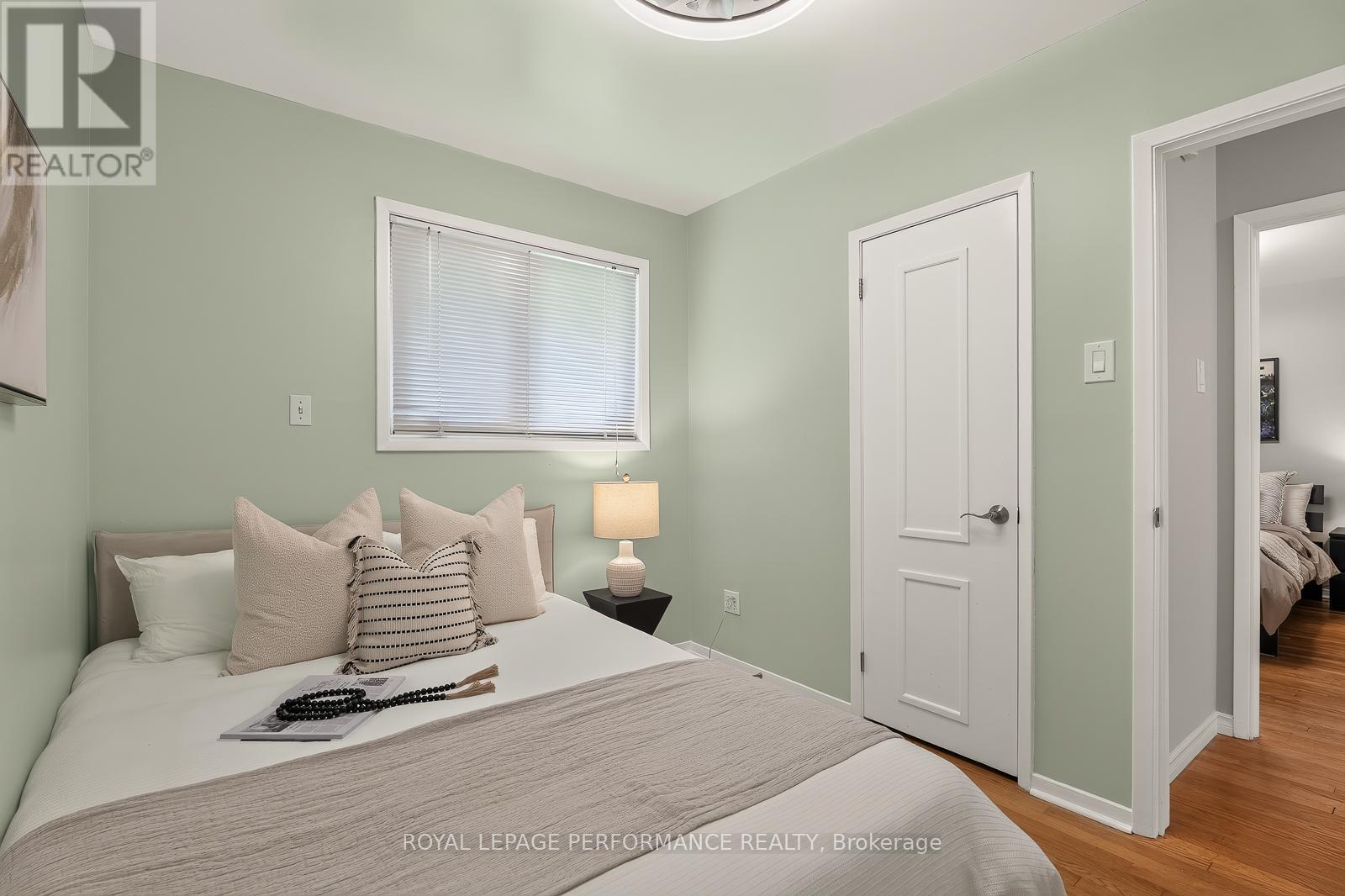 3 Bed, 2 Bath House for Sale in Ottawa – 898 CHARLESWOOD AVENUE, Ottawa – MLS# X13482922 - Image 17
