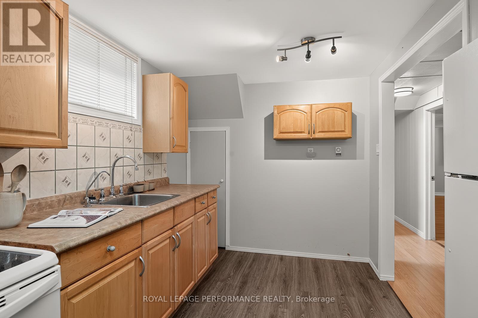 3 Bed, 2 Bath House for Sale in Ottawa – 898 CHARLESWOOD AVENUE, Ottawa – MLS# X13482922 - Image 25