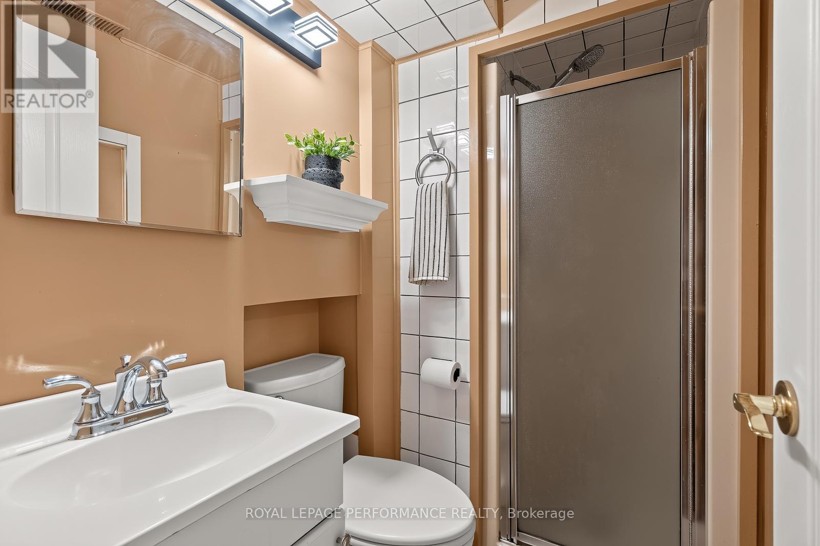 3 Bed, 2 Bath House for Sale in Ottawa – 898 CHARLESWOOD AVENUE, Ottawa – MLS# X13482922 - Image 31
