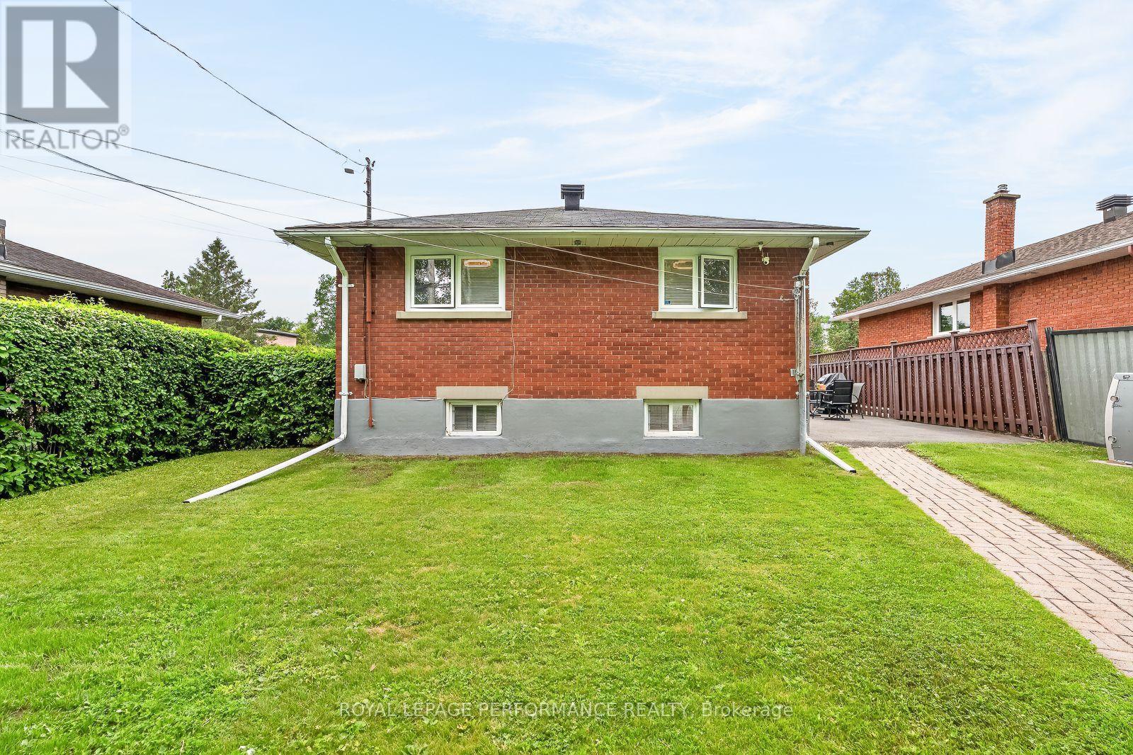 3 Bed, 2 Bath House for Sale in Ottawa – 898 CHARLESWOOD AVENUE, Ottawa – MLS# X13482922 - Image 37