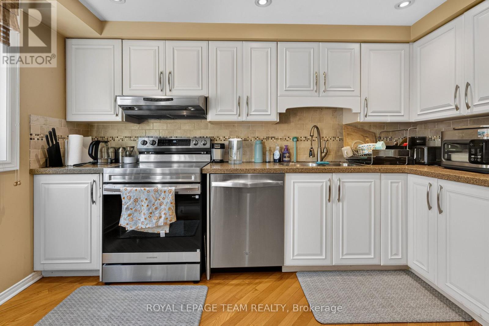 3 Bed, 3 Bath House for Rent in Ottawa – 2086 CARLING AVENUE, Ottawa – MLS# X13483010 - Image 13