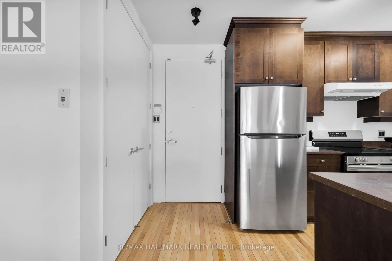 #705 420 BERKLEY AVENUE - 5