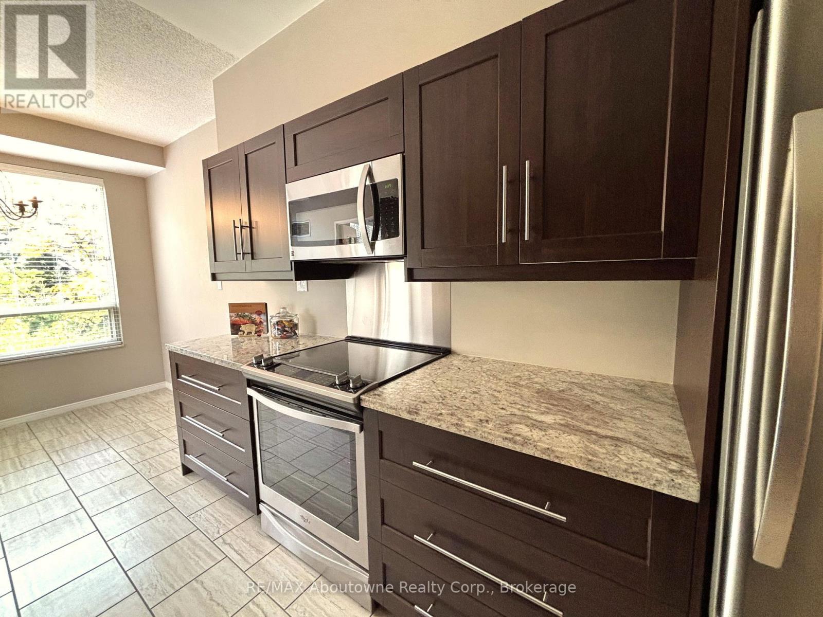 #406 2511 LAKESHORE ROAD W - 8