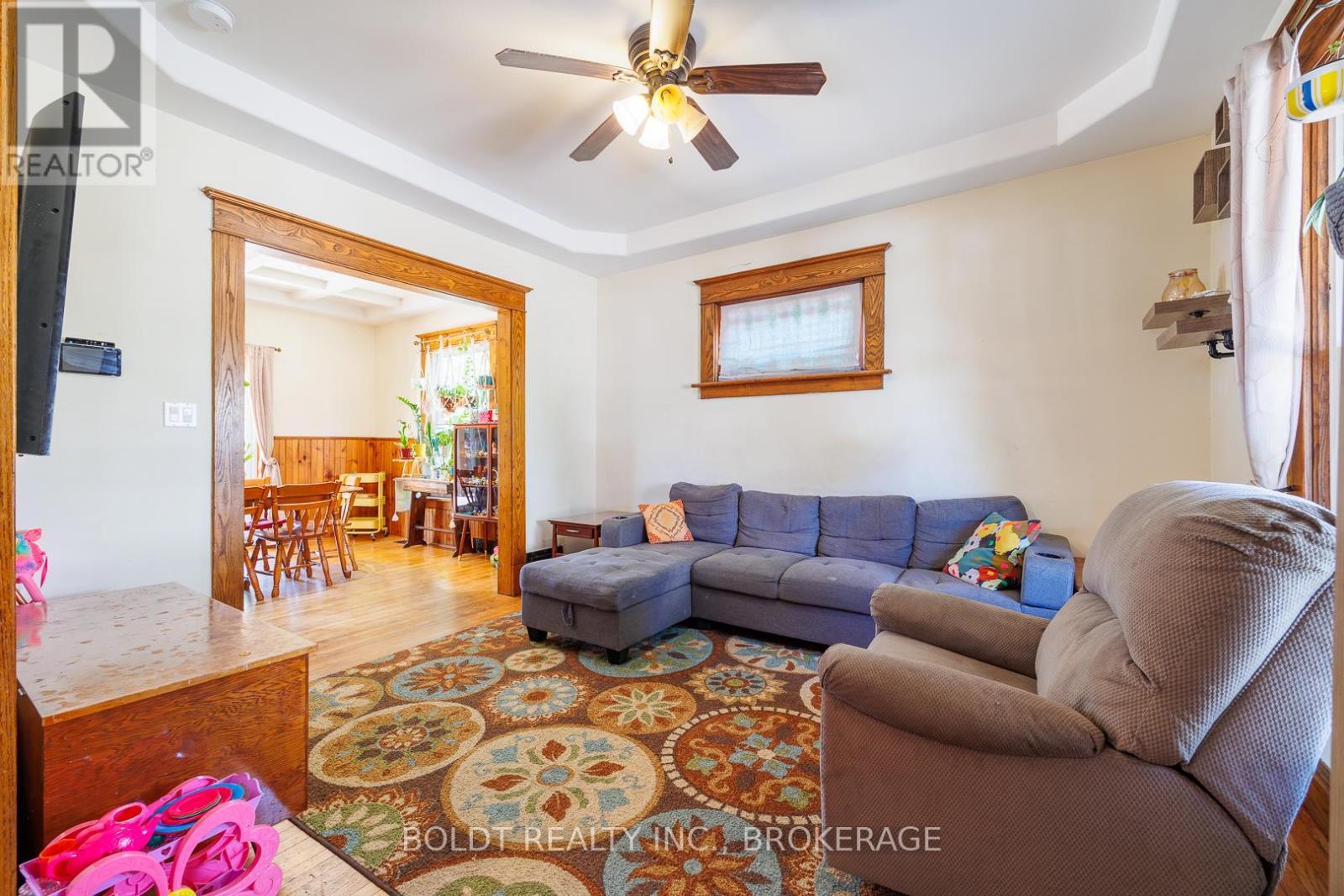 5285 THIRD AVENUE - 10
