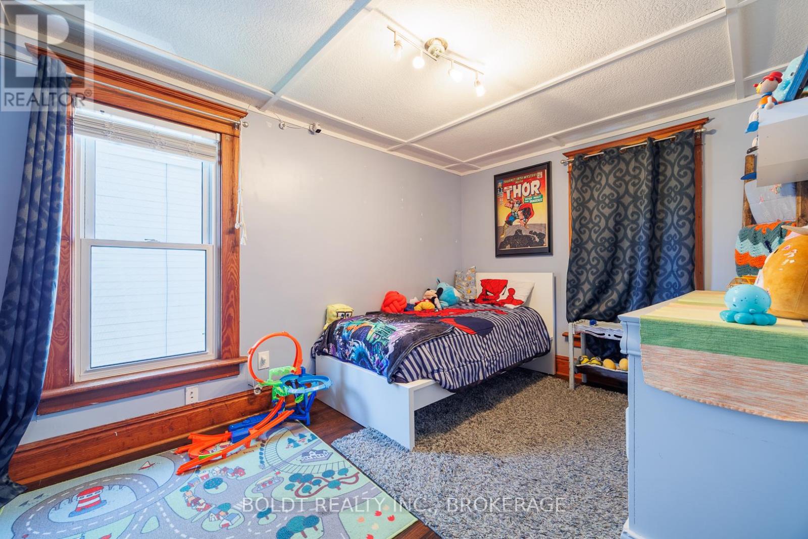 5285 THIRD AVENUE - 11
