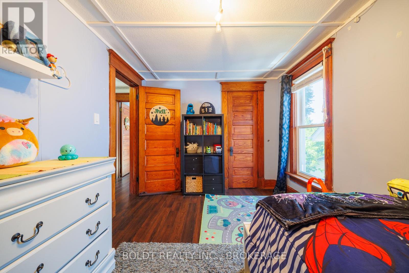 5285 THIRD AVENUE - 12