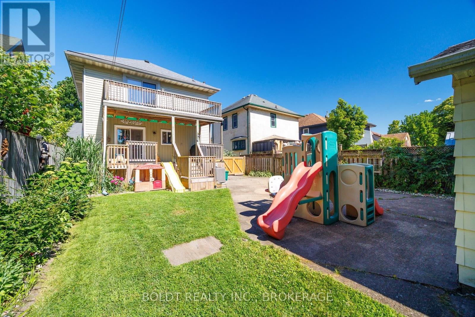 5285 THIRD AVENUE - 24