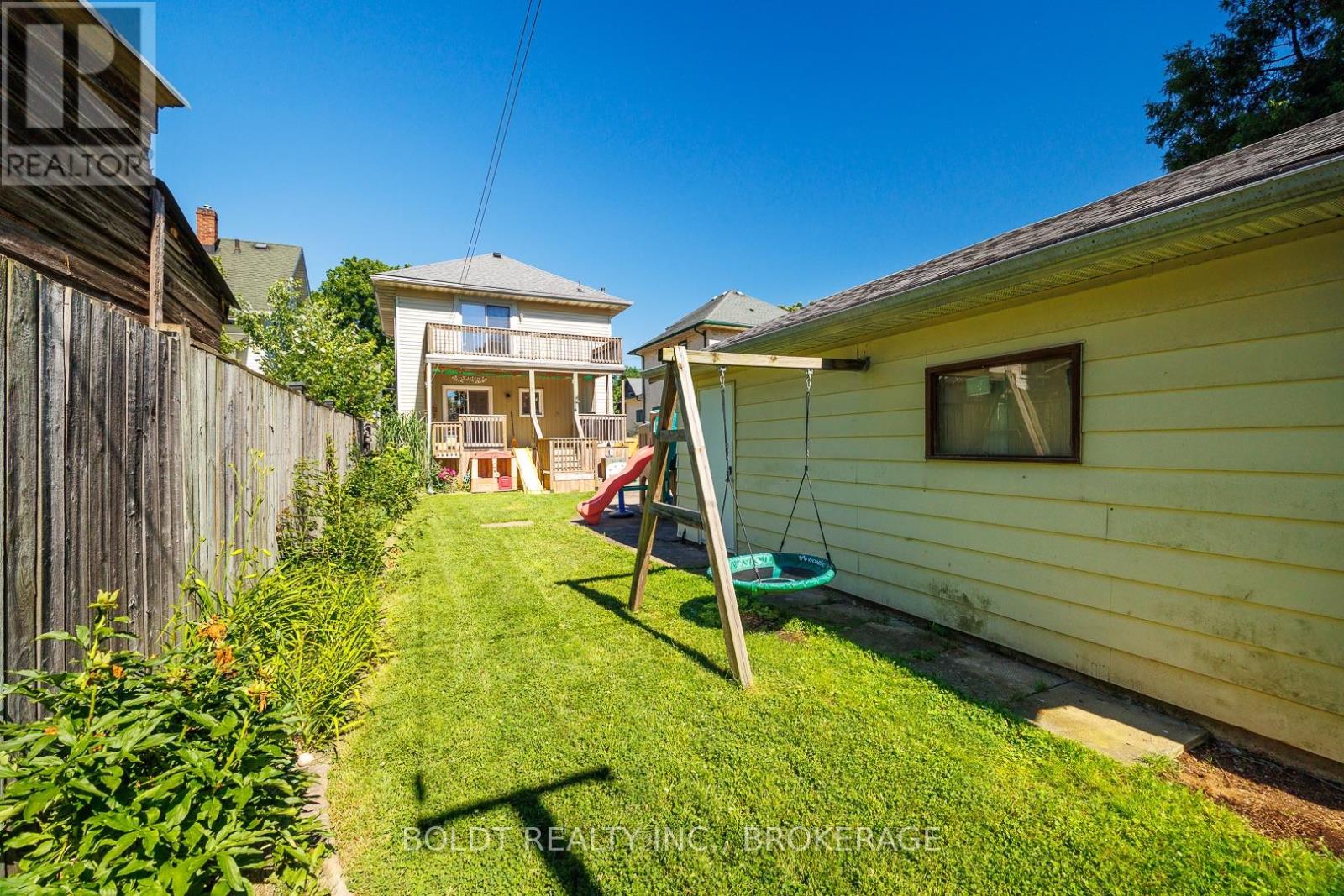 5285 THIRD AVENUE - 25