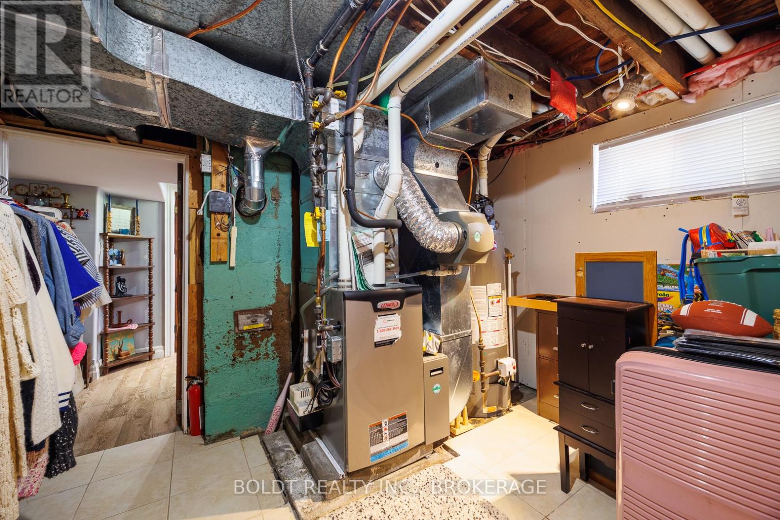 5285 THIRD AVENUE - 27