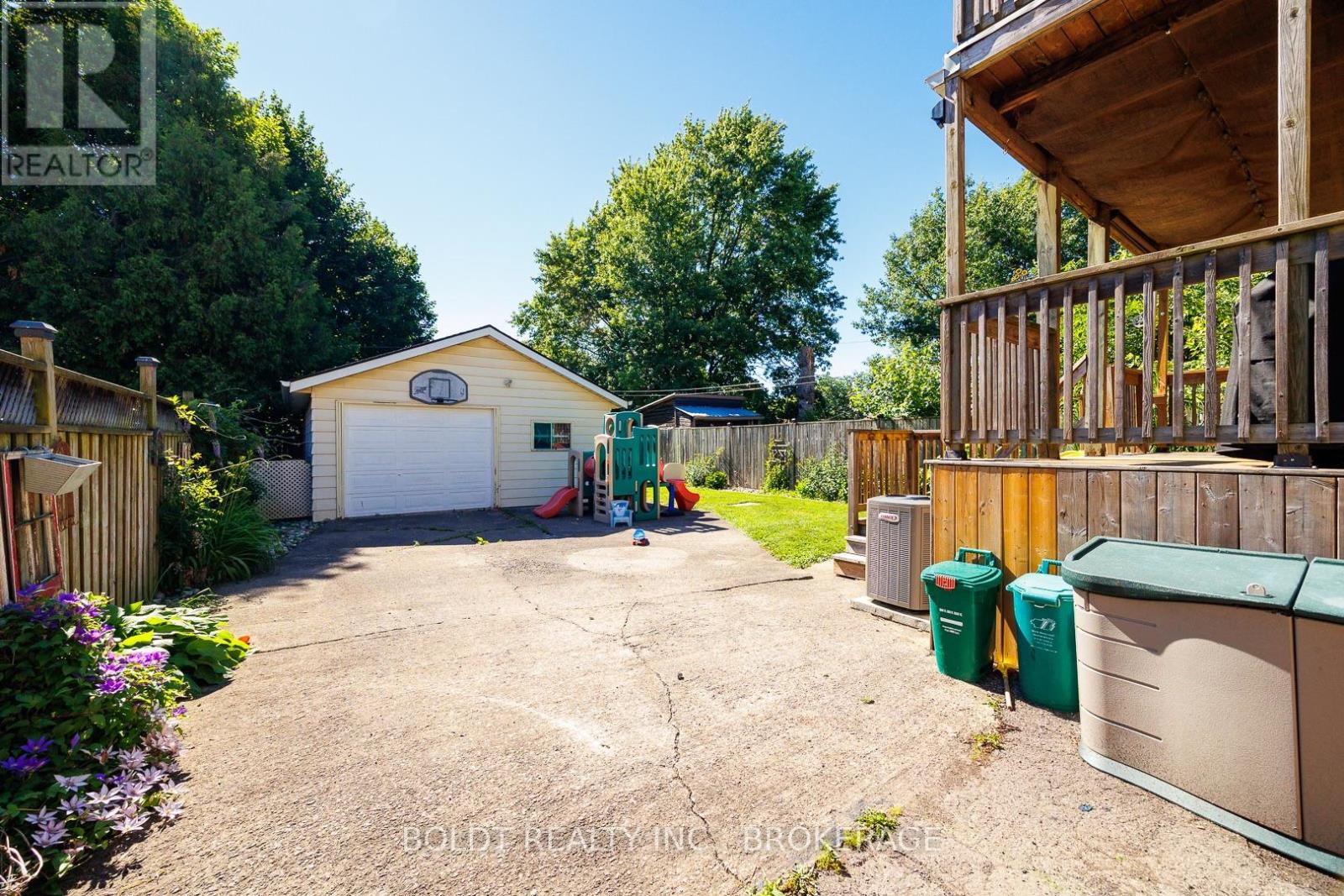 5285 THIRD AVENUE - 28