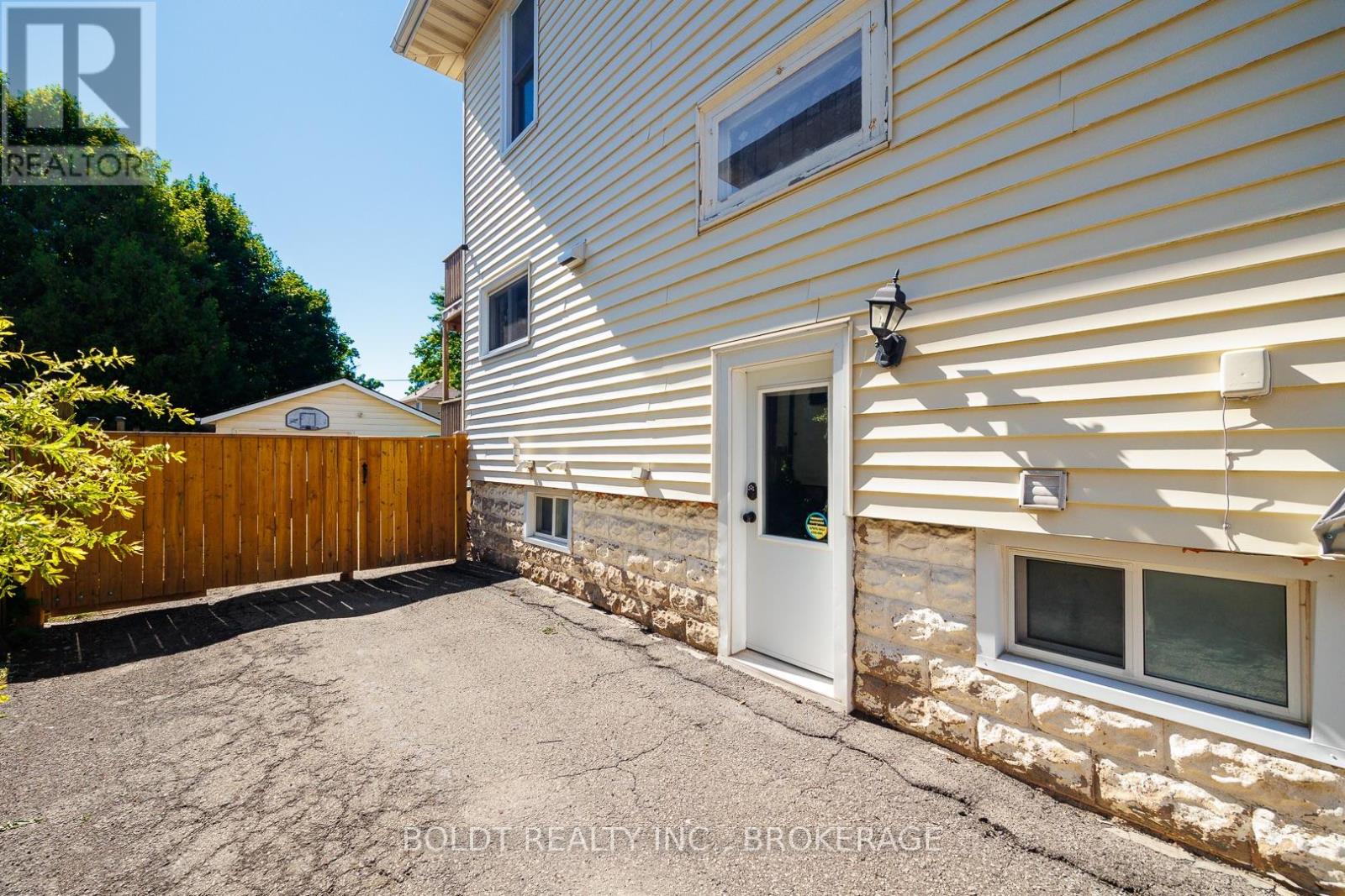 5285 THIRD AVENUE - 3