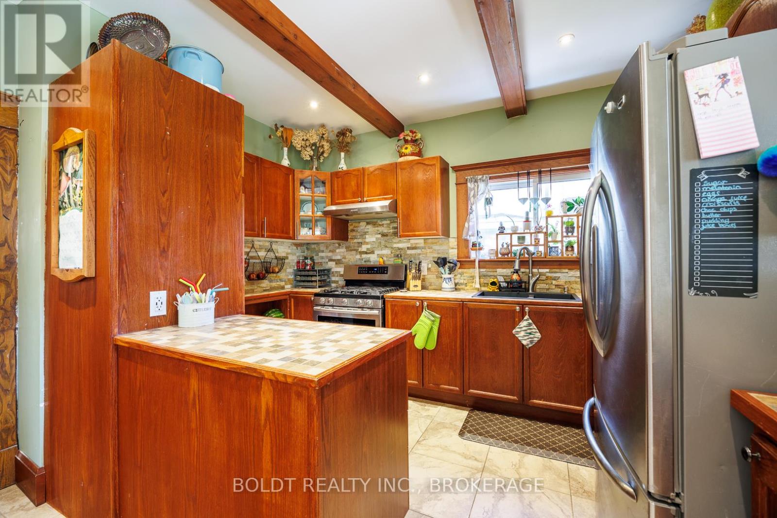 5285 THIRD AVENUE - 6