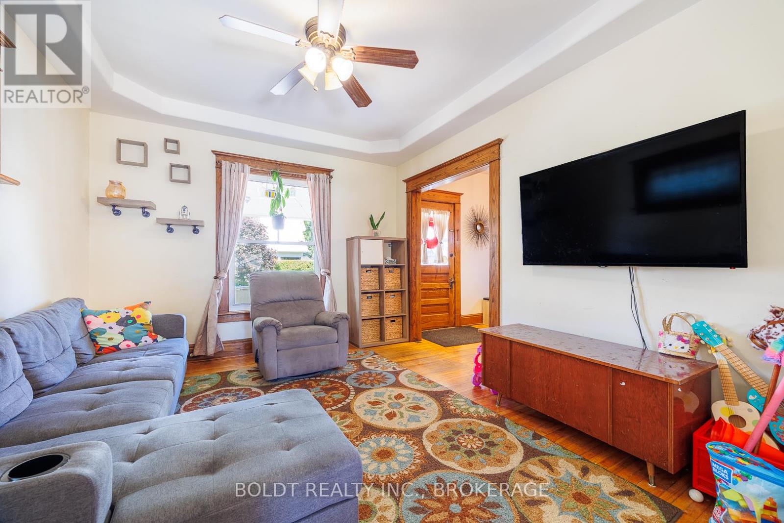 5285 THIRD AVENUE - 9