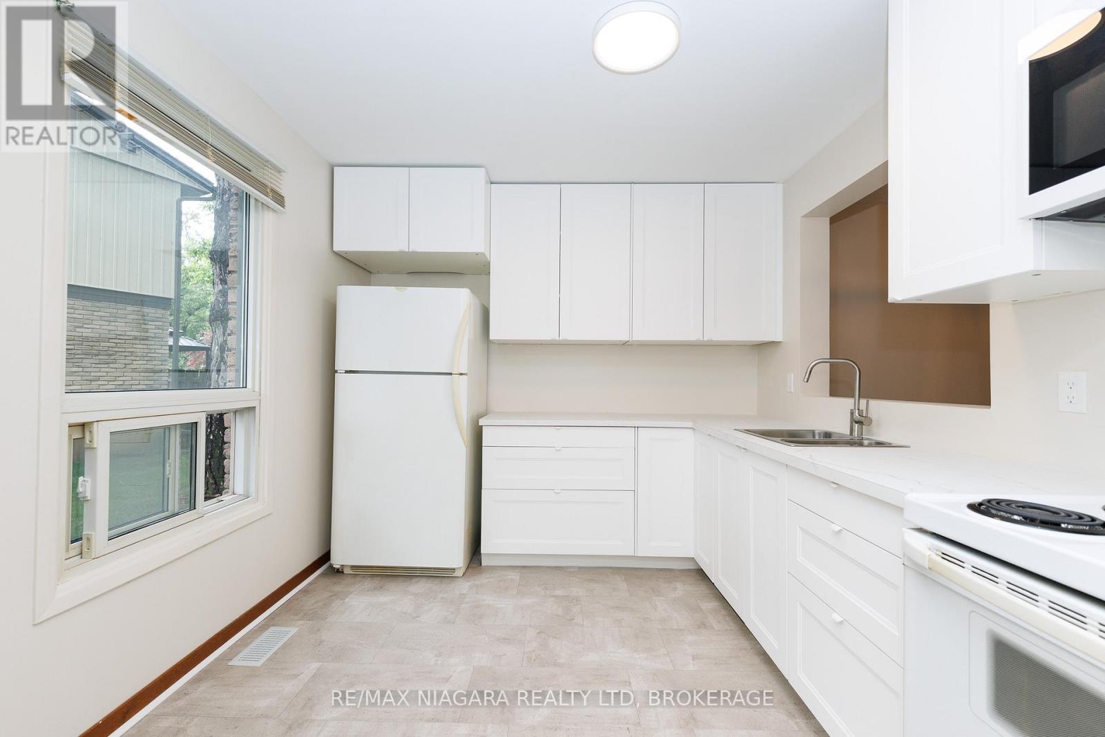 #37 302 VINE STREET - Image 8