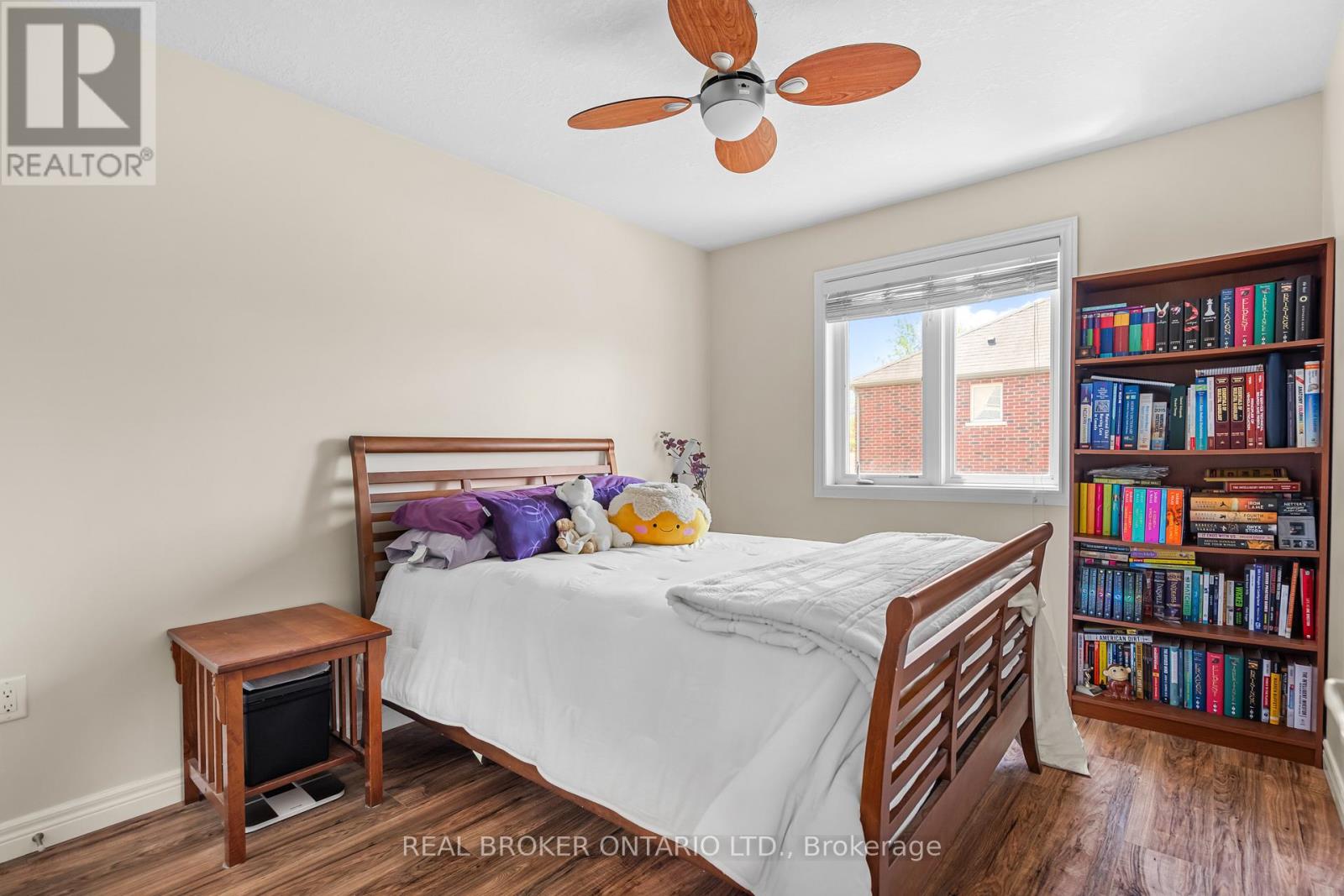 138 EDENROCK DRIVE - 16