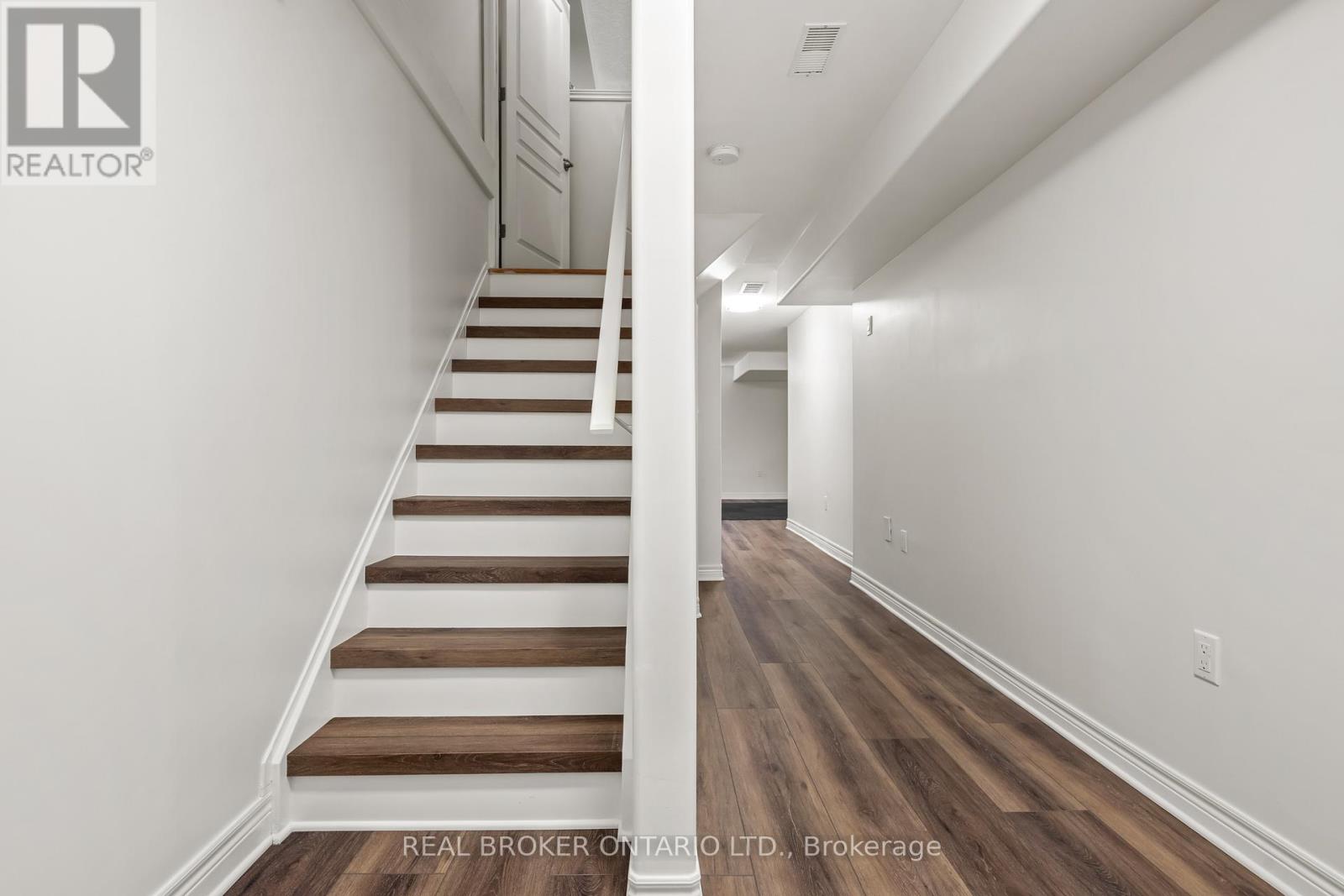 138 EDENROCK DRIVE - 22