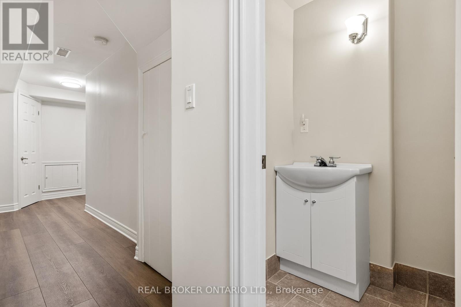 138 EDENROCK DRIVE - 23
