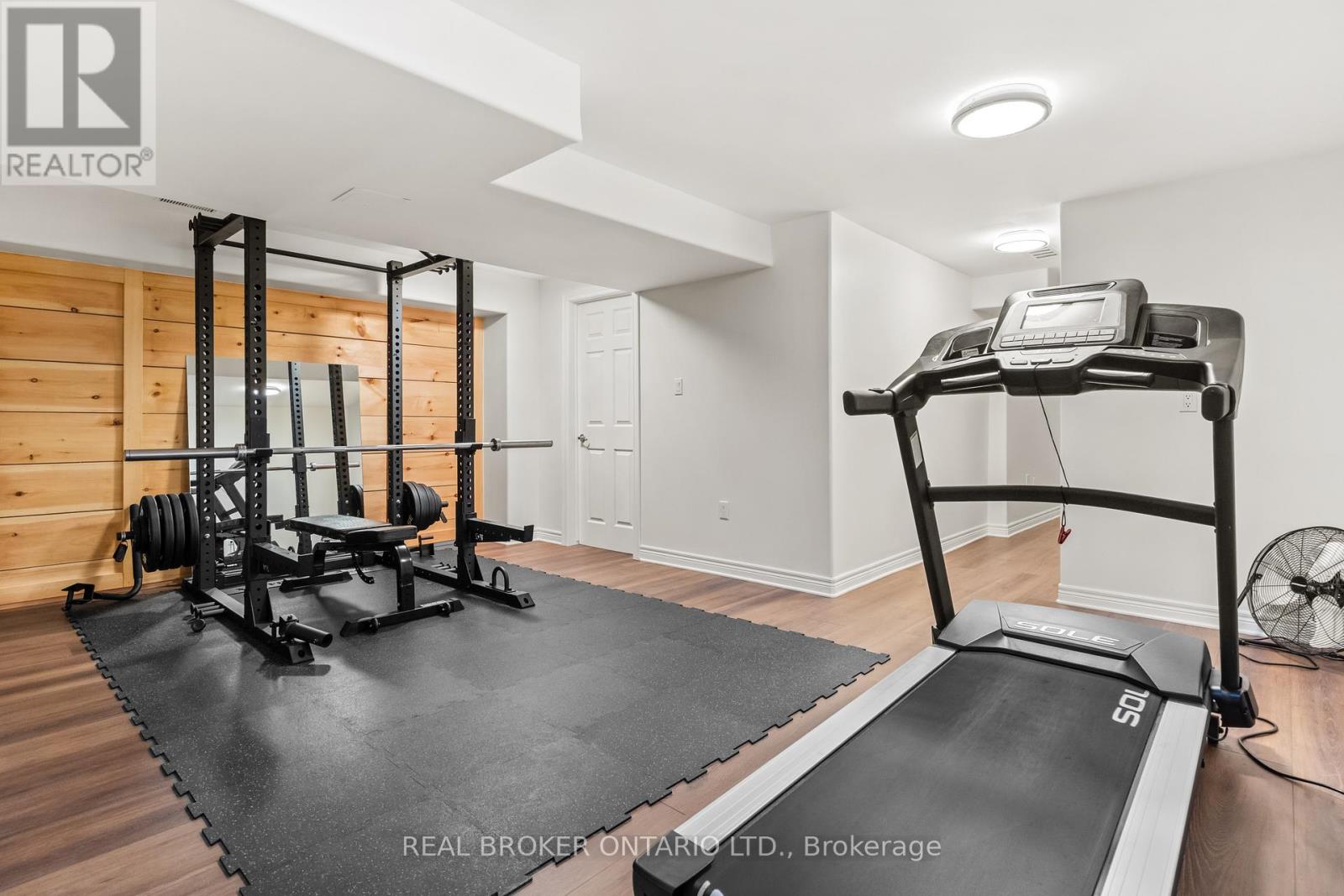 138 EDENROCK DRIVE - 25