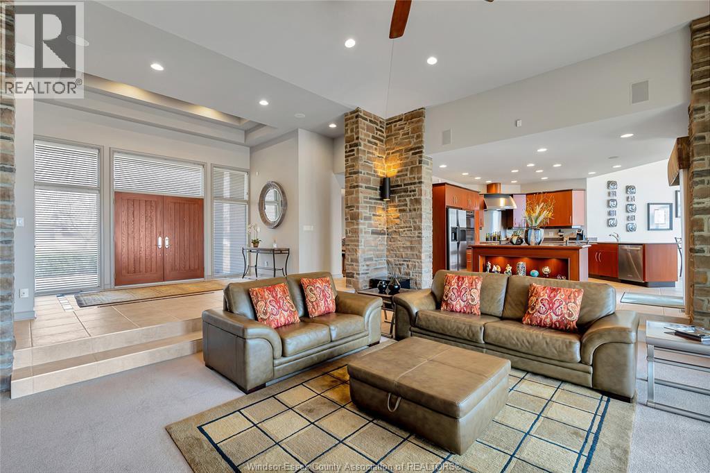 30 EMERALD LANE - 10