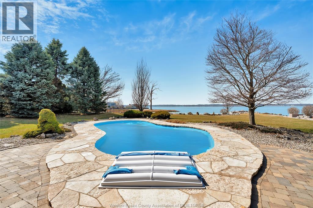 30 EMERALD LANE - 19