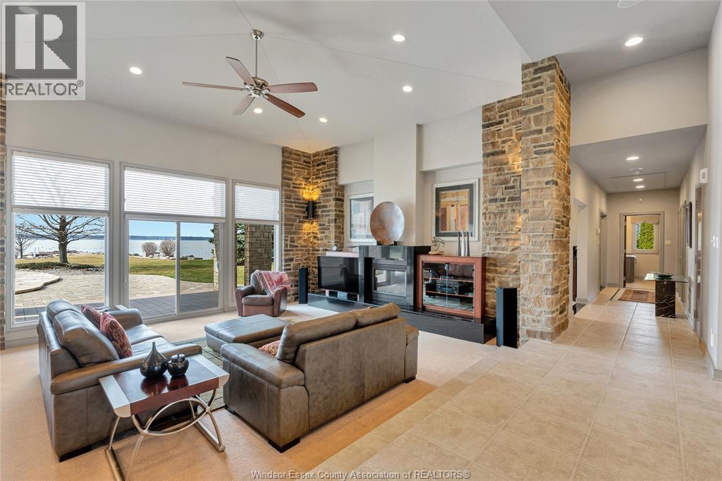 30 EMERALD LANE - 6