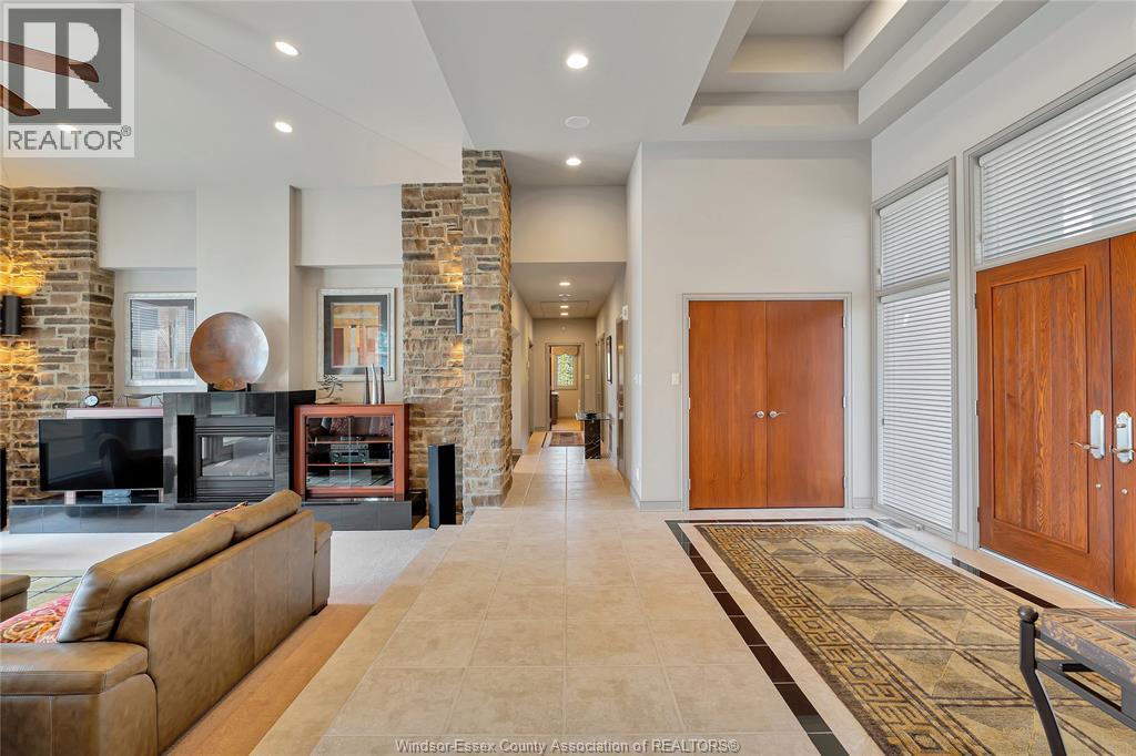 30 EMERALD LANE - 7