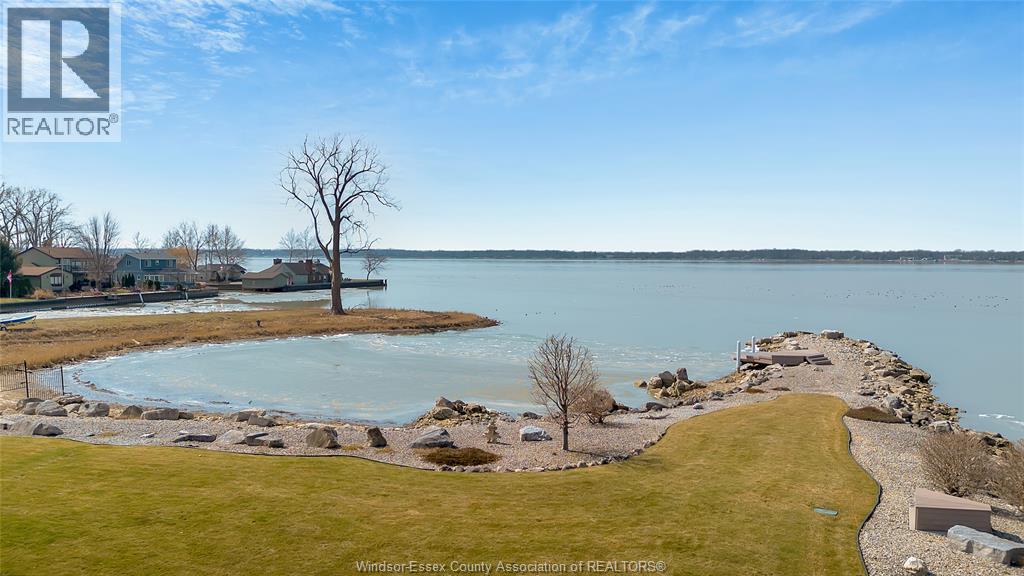 30 EMERALD LANE - 21