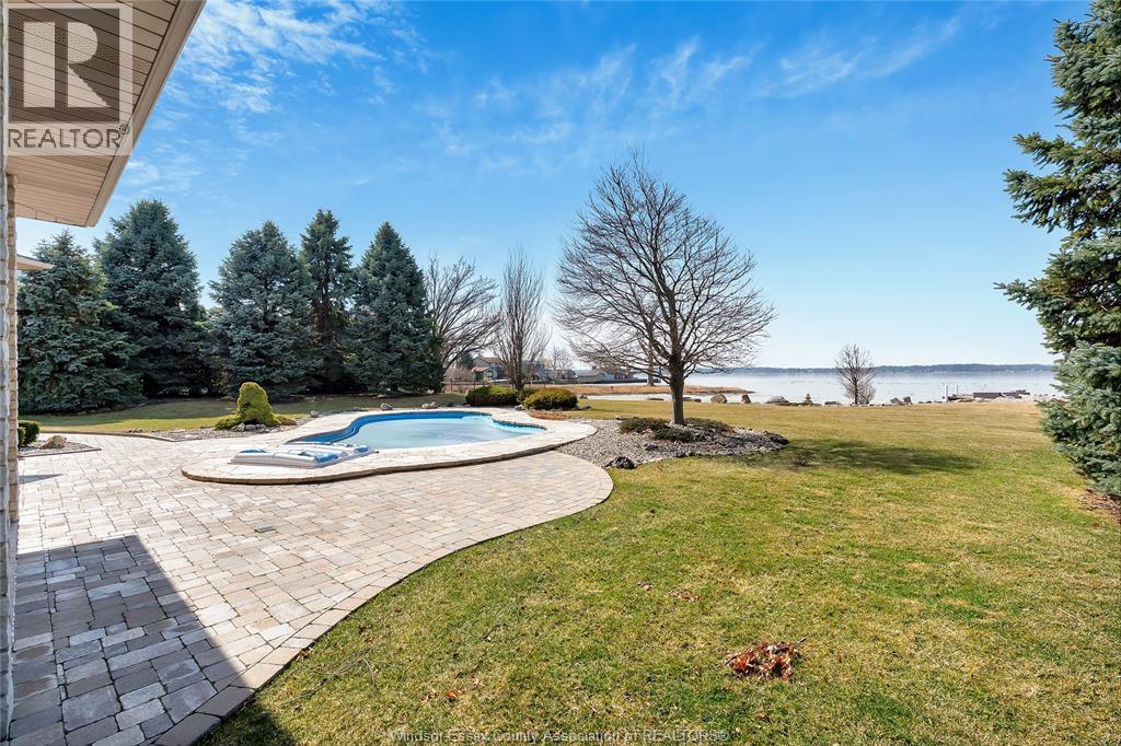 30 EMERALD LANE - 18