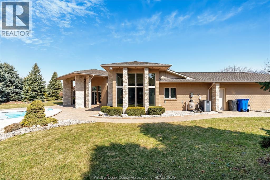 30 EMERALD LANE - 17