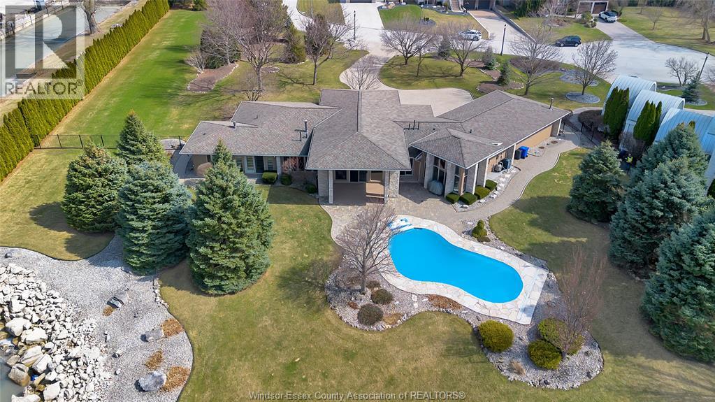30 EMERALD LANE - 31