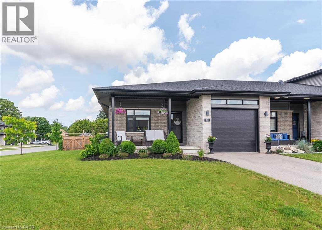 82 ROWE Avenue - 1