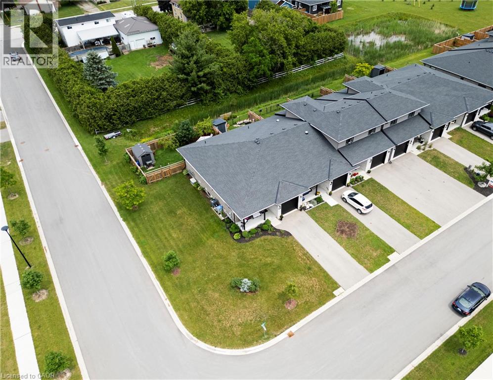 82 ROWE Avenue - 47
