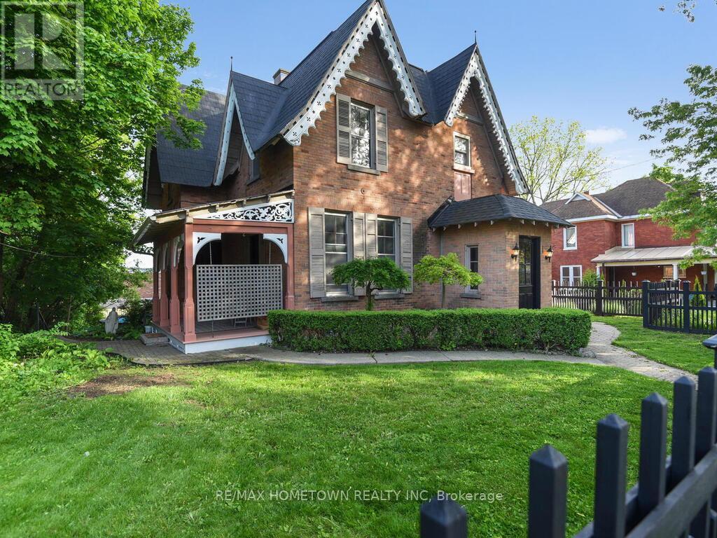 157 DIBBLE STREET W - 1